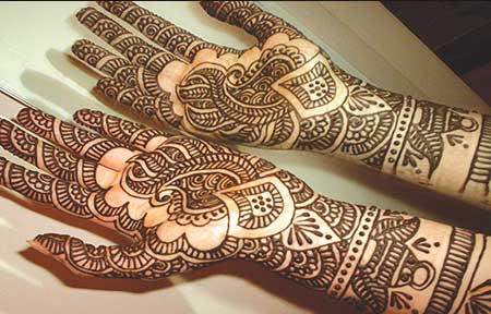 Mehandi Designing Workshop for Foreigner